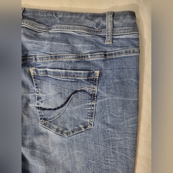 Lane Bryant Genius Fit Distressed Crop Blue Jeans Medium Wash size 18 - Picture 8 of 13